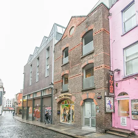 Temple Bar Crown Square Apartmán *