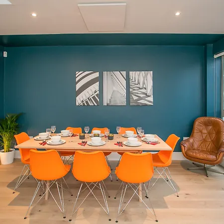 Temple Bar Crown Square דירה