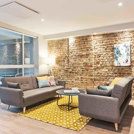 Temple Bar Crown Square * Dublin