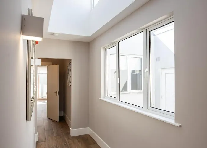 Temple Bar Crown Square * Dublin