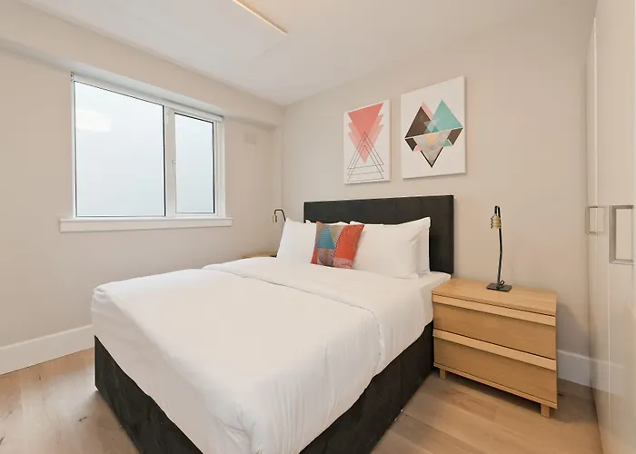 Temple Bar Crown Square 더블린