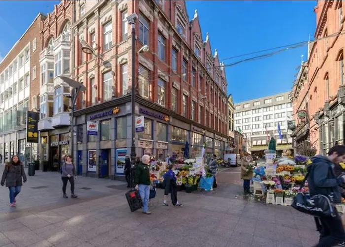 Temple Bar Crown Square *