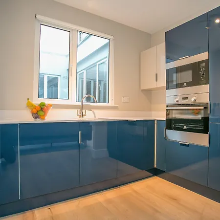 Temple Bar Crown Square *